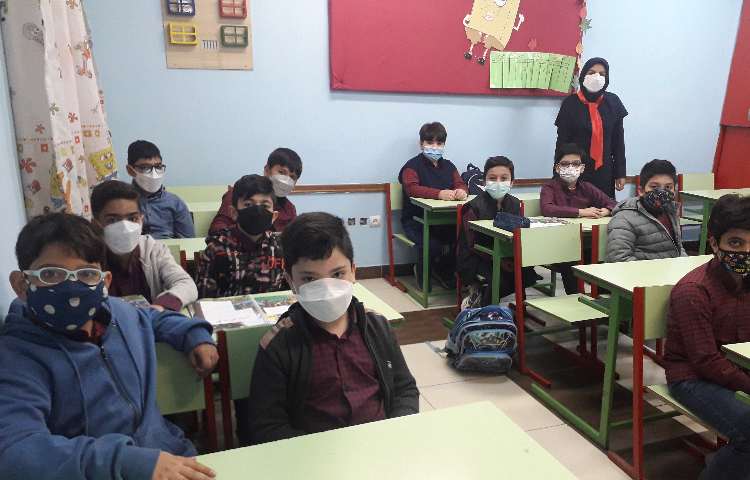 آموزش حضوری دانش آموزان دبستان علوی 18