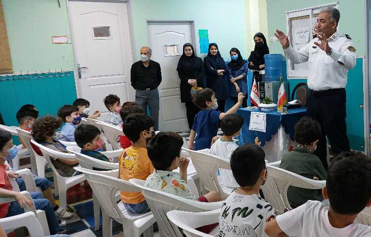 :آموزش حضوری فرهنگ ترافیک،توسط سرگرد راهنمایی و رانندگی 1