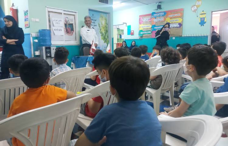 :آموزش حضوری فرهنگ ترافیک،توسط سرگرد راهنمایی و رانندگی 15