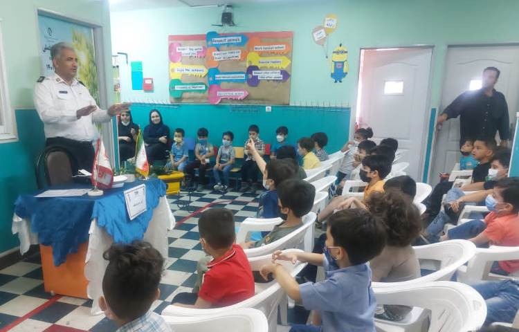 :آموزش حضوری فرهنگ ترافیک،توسط سرگرد راهنمایی و رانندگی 16