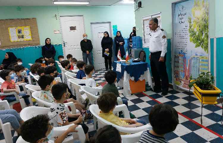 :آموزش حضوری فرهنگ ترافیک،توسط سرگرد راهنمایی و رانندگی 7