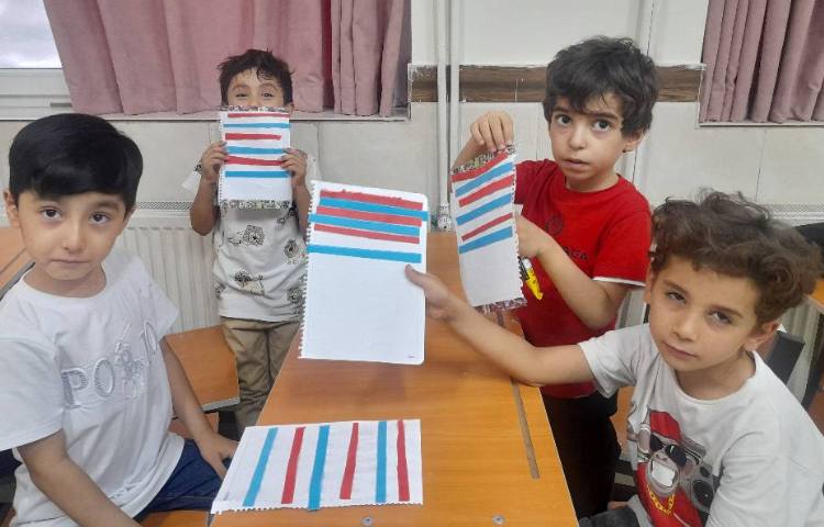 آموزش خط زمینه با کاغذهای رنگی 1