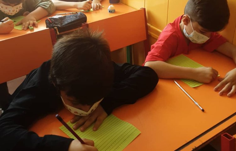 :آموزش خط زمینه و روش صحیح دست گرفتن مداد، کلاس توت فرنگی 3