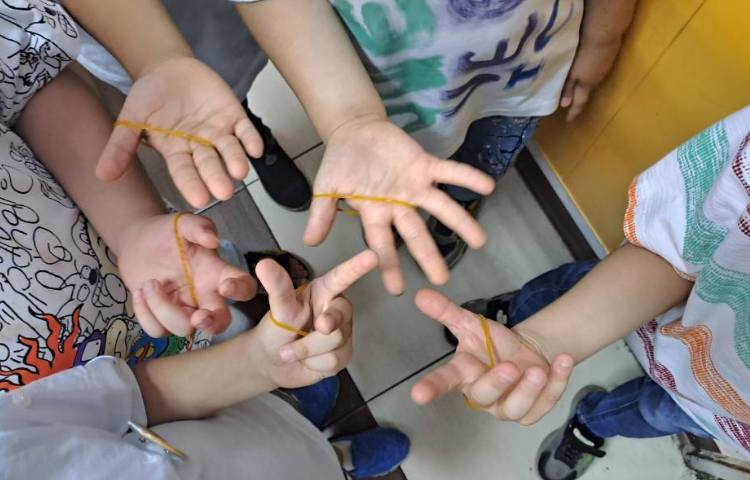 :آموزش خط زمینه و طریقه‌ی به دست گرفتن مداد 1