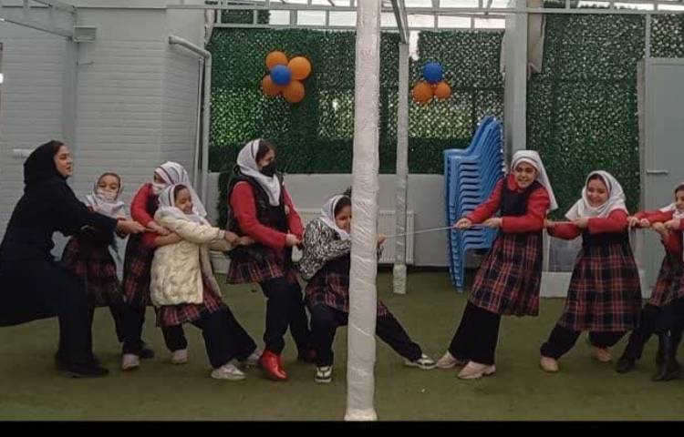 آموزش خلاق و متفاوت علوم پایه سوم 1