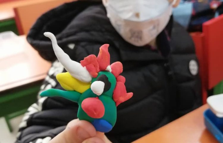 آموزش خمیر بازی دانش آموزان پایه اول 4