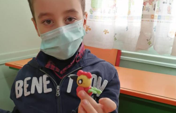 آموزش خمیر بازی دانش آموزان پایه اول 5