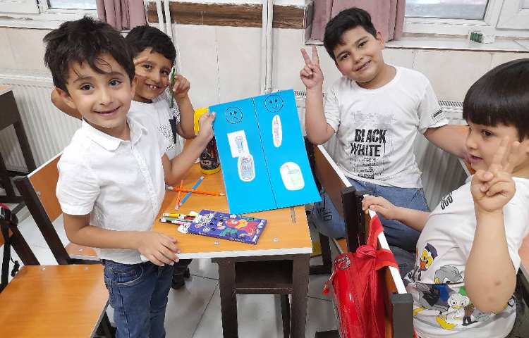 آموزش خوراکی های مفید و غیرمفید_کار گروهی 1