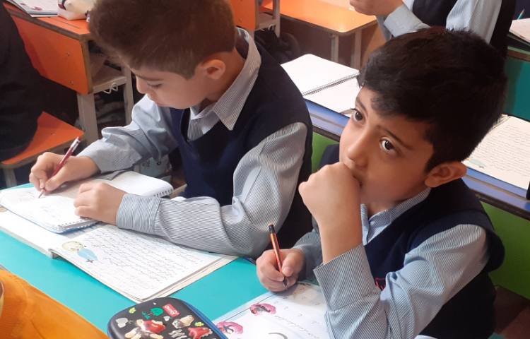 آموزش خوشنویسی حرف خ در پایه دوم 3