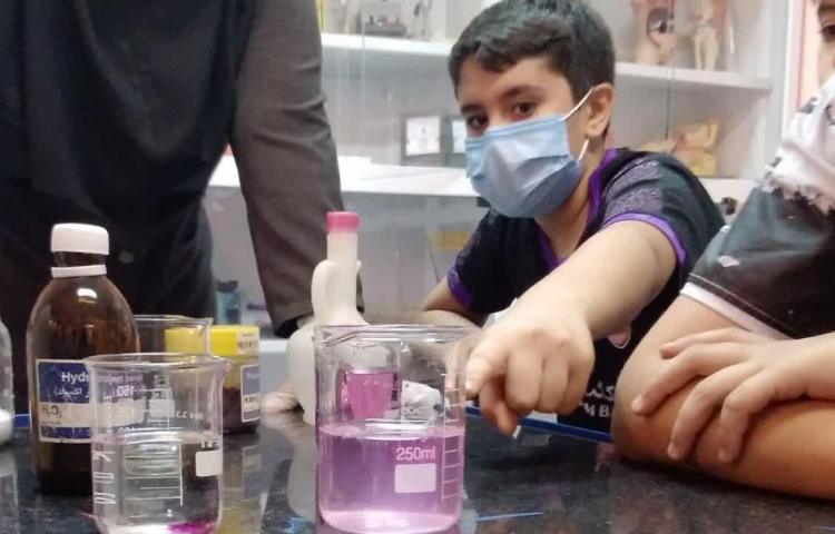 آموزش درس علوم در آزمایشگاه علوی 3