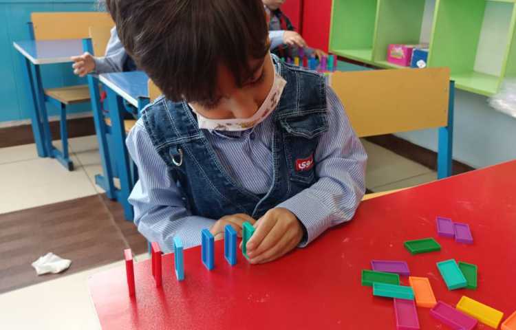 آموزش در دست گرفتن دومینو 3