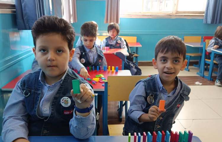 آموزش در دست گرفتن دومینو 5