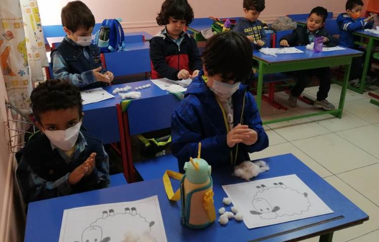 آموزش دست سازه گوسفند با پنبه 3