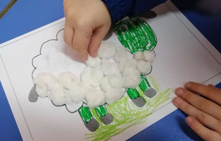 آموزش دست سازه گوسفند با پنبه 6