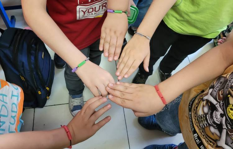 :آموزش دست چپ و راست، ساخت دستبند، کلاس انگور 6