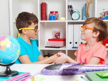 بهترین روش‌های آموزش دوستیابی در مدرسه