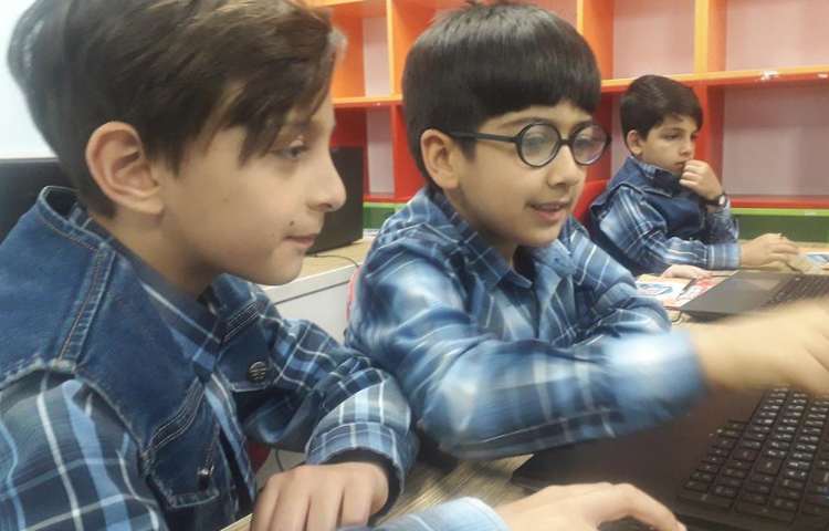 آموزش رایانه (اسکرچ مقدماتی )دانش آموزان پایه اول دبستان 2