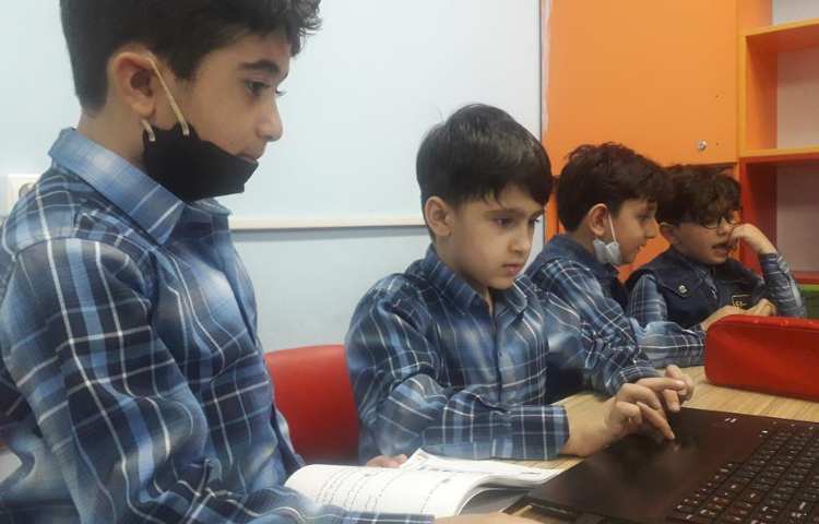 آموزش رایانه (اسکرچ مقدماتی )دانش آموزان پایه اول دبستان 5