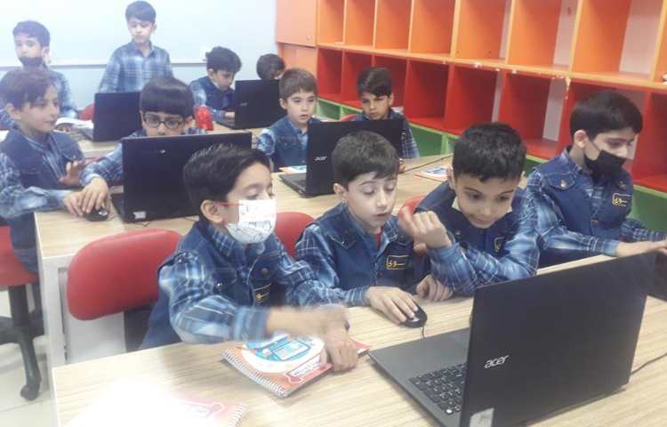 آموزش رایانه (اسکرچ مقدماتی )دانش آموزان پایه اول دبستان 8