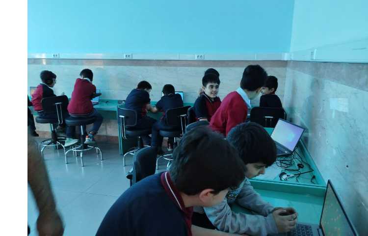 آموزش رایانه نرم افزار اسکرچ 12