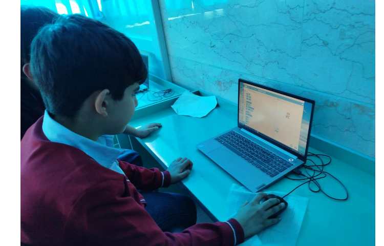 آموزش رایانه نرم افزار اسکرچ 8