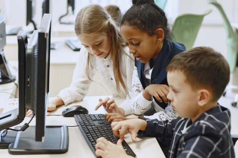 لزوم یادگیری رایانه برای کودکان