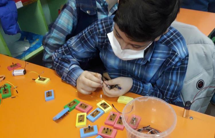 آموزش رباتیک (ساخت مدارهای الکتریکی ) 3