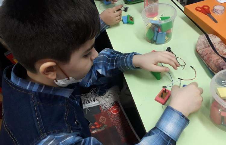 آموزش رباتیک (ساخت مدارهای الکتریکی ) 8