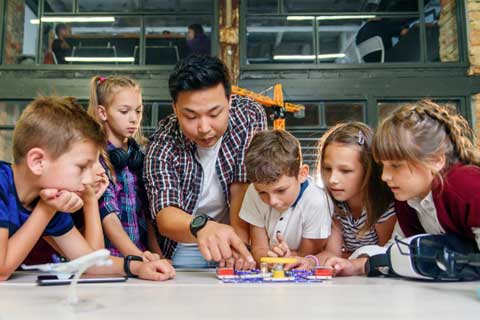 علم رباتیک به چه موضوعاتی می‌پردازد؟