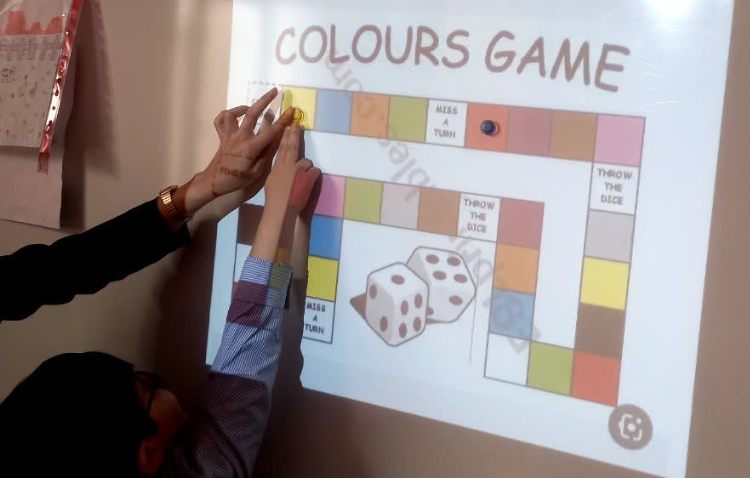 آموزش رنگ ها با بازیcolor board game 4