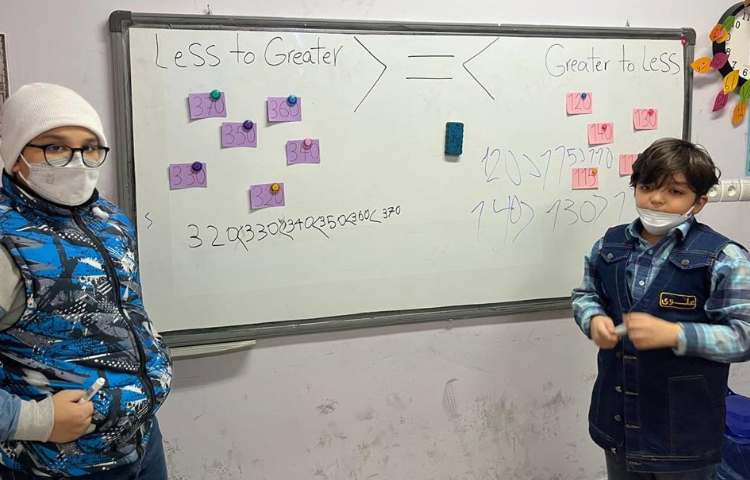 آموزش ریاضی به زبان انگلیسی مبحث علامت کوچکتر و بزرگتر 2