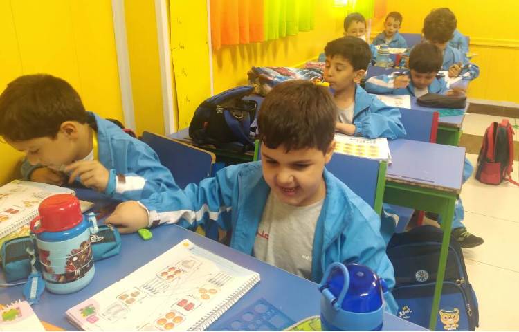 :آموزش ریاضی تم 2 و فارسی نگاره 3 بخش کردن، کلاس پرتقال 14