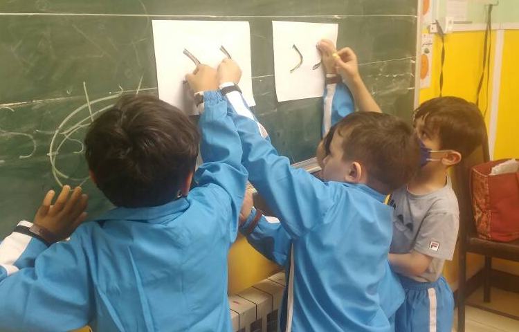 :آموزش ریاضی تم 2 و فارسی نگاره 3 بخش کردن، کلاس پرتقال 3