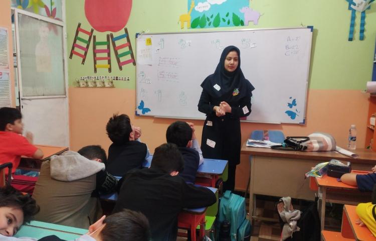 آموزش زبان (به روش غوطه وری) در پایه دوم 2