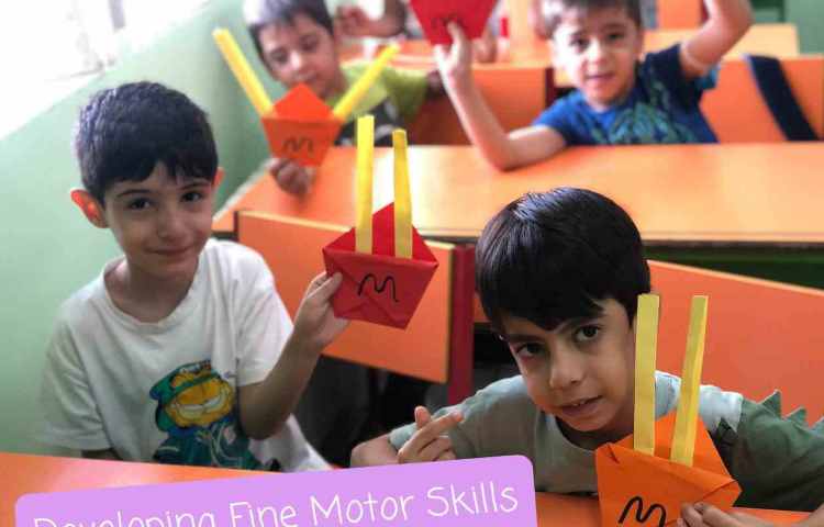 آموزش زبان به همراه تقویت مهارت های حرکتی دانش آموزان 1