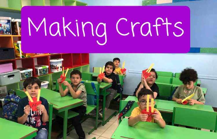 آموزش زبان به همراه تقویت مهارت های حرکتی دانش آموزان