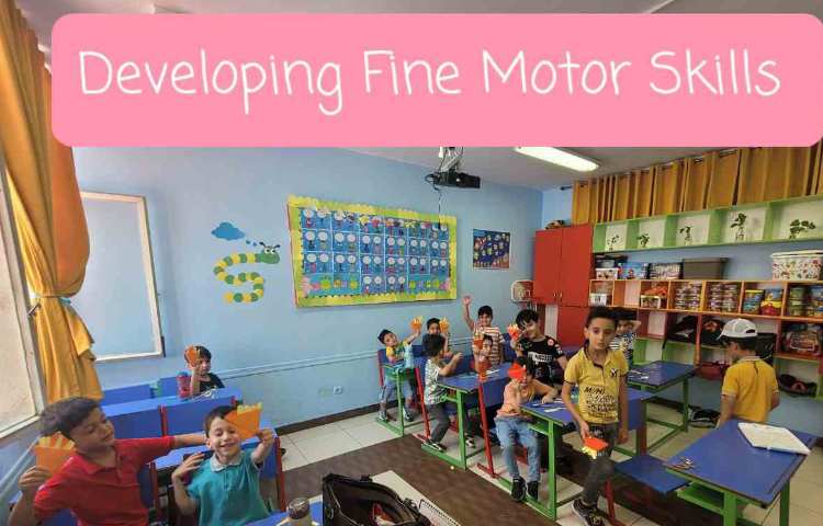 آموزش زبان به همراه تقویت مهارت های حرکتی دانش آموزان