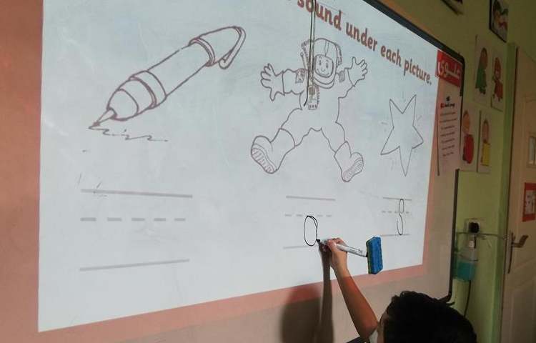 آموزش زبان دانش آموزان پایه اول دبستان 3