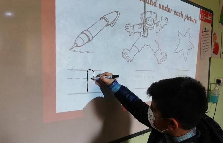 آموزش زبان دانش آموزان پایه اول دبستان 5