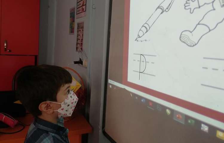 آموزش زبان دانش آموزان پایه اول دبستان 6