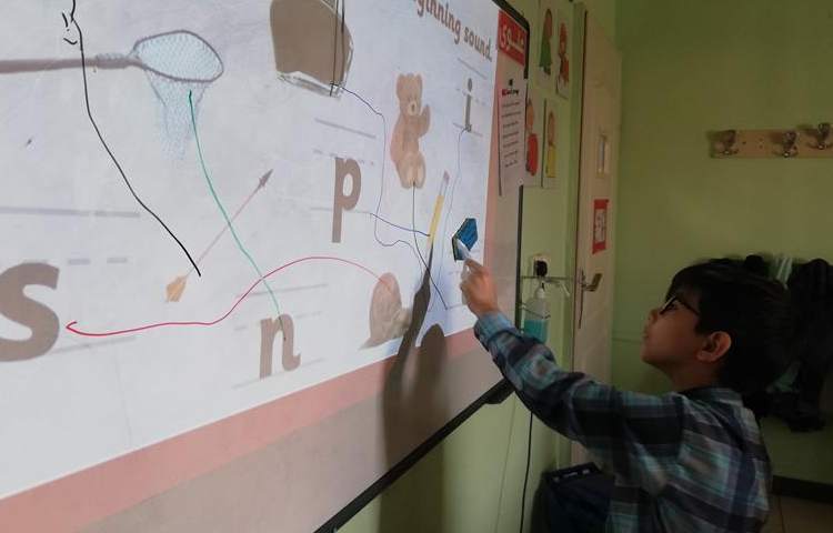 آموزش زبان دانش آموزان پایه اول دبستان 7