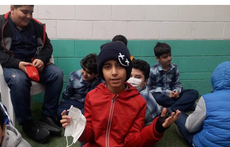 آموزش زبان در کلاس دیوار پایه ششم 6