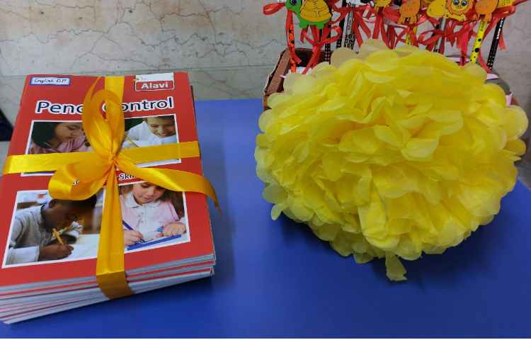 آموزش زبان Pencil Celebration Day 1