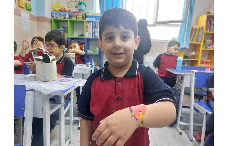 آموزش زبان Learning about, A a 12