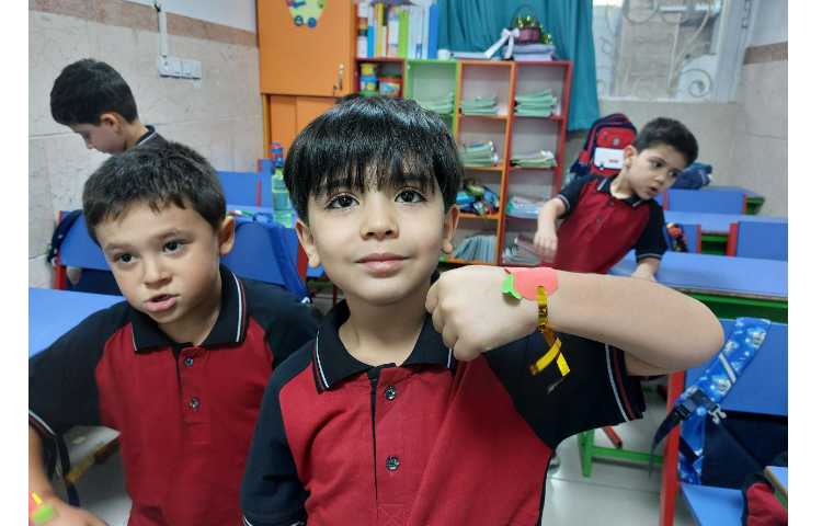 آموزش زبان Learning about, A a 3