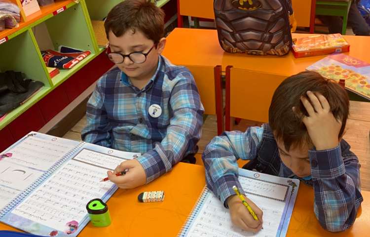 :آموزش زیبا نویسی تا ص 8