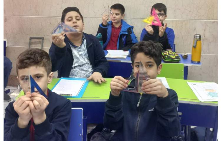 آموزش ساخت زاویه های مختلف با روی هم یا در کنار هم قراردادن دو گونیا 4