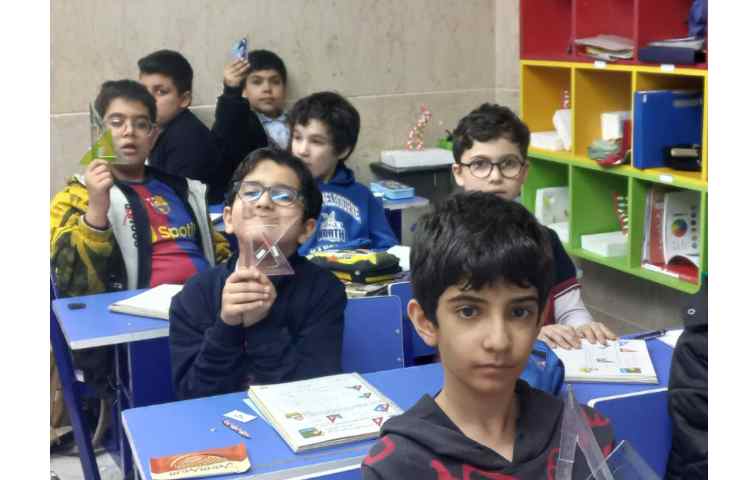 آموزش ساخت زاویه های مختلف با روی هم یا در کنار هم قراردادن دو گونیا 5