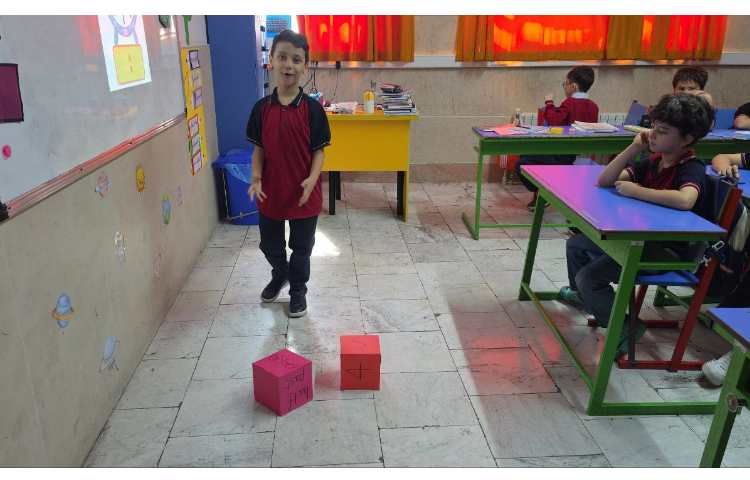 آموزش ساعت با بازی با تاس 1