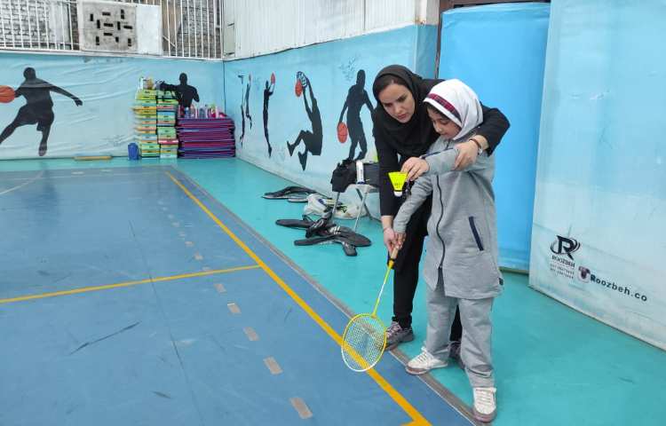آموزش سرویس بدمینتون